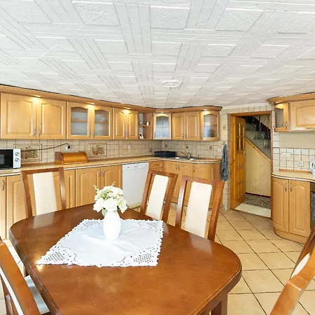 Emilia Szymona Zaryckiego 17 Guest house